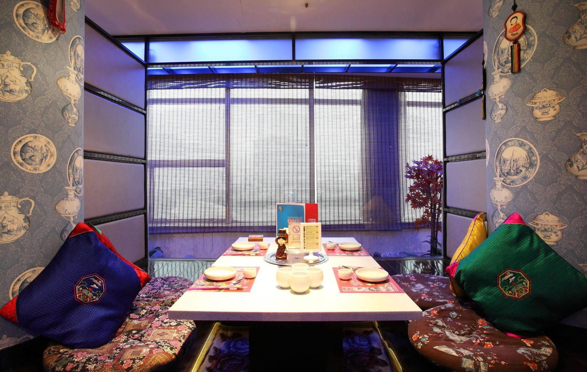 ז'נגז'ו Weilai Conifer Hotel מראה חיצוני תמונה